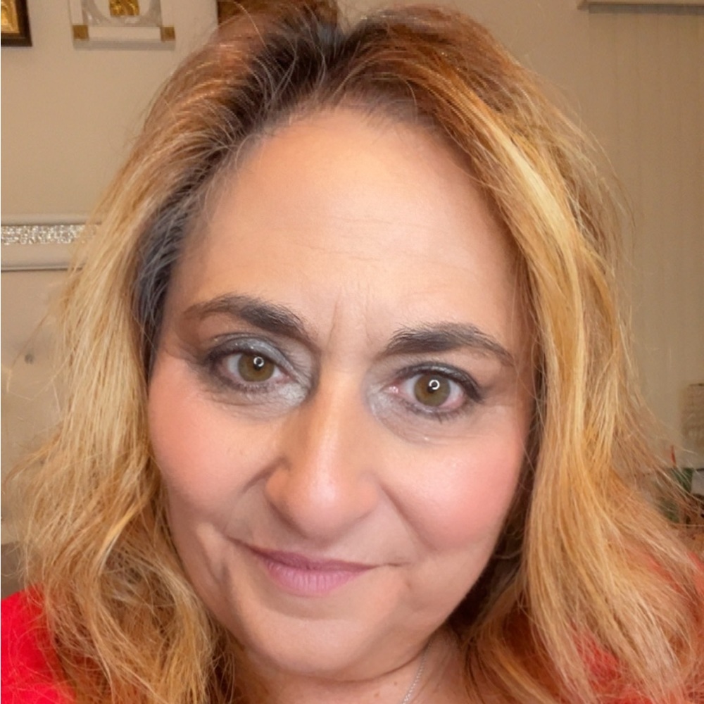 Meet your Posher, Angela
